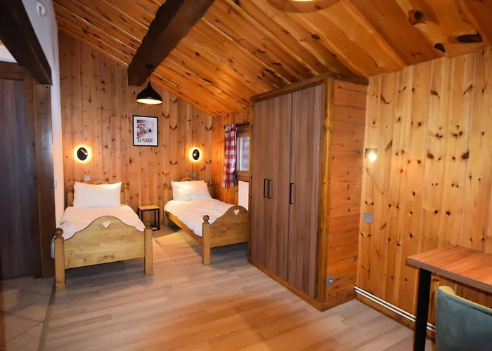 Le Becoin - Mitoyen 10/12 Pers - 100m Des Pistes Sauna - Wifi - Plagne 1800 - Ctbec Mae-6654 *